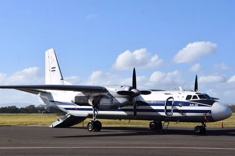 Một trong hai chiếc máy bay vận tải hạng trung An-26 được phía Nga bàn giao cho Nicaragua. Nguồn ảnh: Arms-Expoa
