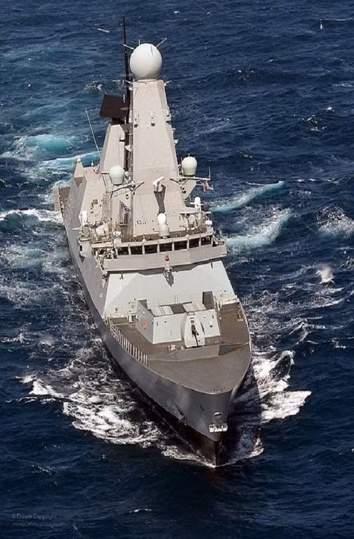 Thứ vũ khí làm nên sức mạnh phòng không tốt nhất châu Âu cho Type 45 Daring là hệ thống phòng không Sea Viper - sản phẩm trí tuệ chung siêu việt của hàng trăm bộ óc tốt nhất Tây Âu tới từ Anh, Pháp, Italy – 3 cường quốc công nghệ quốc phòng NATO. Nguồn ảnh: Wikipedia