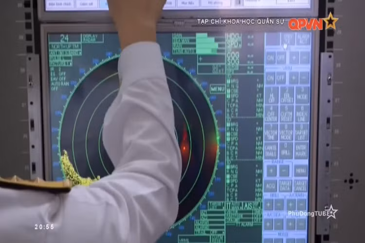 Trong ảnh là một phần hệ thống chiến đấu trên tàu hải quân được phát triển theo công nghệ mới do Viện Kỹ thuật Hải quân nâng cấp cải tiến. Nguồn ảnh: QPVN.