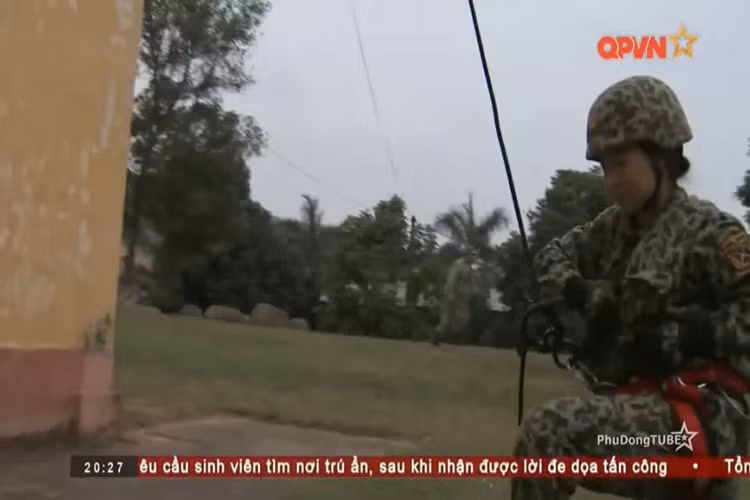 Bản lĩnh, ý chí của họ không hề thua kém các nam chiến sĩ cùng đơn vị, thậm chí còn gan dạ hơn. Nguồn ảnh: QPVN.