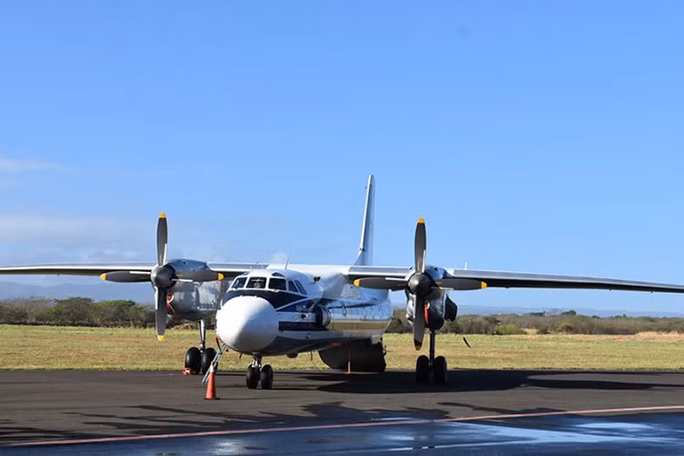 An-26 là máy bay vận tải quân sự hai động cơ do Liên Xô thiết kế và sản xuất từ 1969-1986. Nó có khả năng chở 40 người hoặc 5,5 tấn hàng, bay xa 2.500km hoặc 1.100km với tải trọng tối đa, tốc độ bay 440km/h. Nguồn ảnh: Arms-Expo