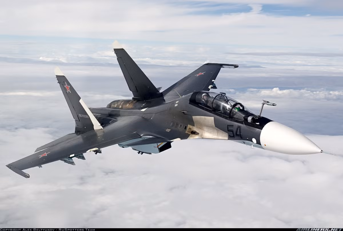 Được biết, tiêm kích đa năng Su-30SM chỉ mới được Không quân Nga đưa vào biên chế chính thức vào ngày 12/1/2018 sau khi vượt qua được các bài kiểm tra ở Syria theo một sắc lệnh của Tổng thống Nga Vladimir Putin. Nguồn ảnh: Airlines.net