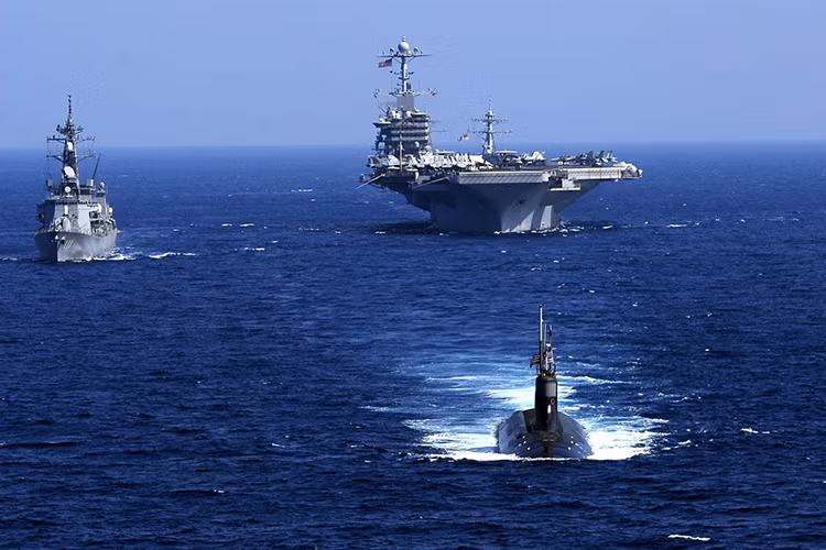 Tàu ngầm Seawolf có lượng giãn nước khi nổi là 8.600 tấn và khi lặn 9.100 tấn, nó có chiều dài chỉ hơn 100 mét và có tốc độ di chuyển tối đa trên biển vào khoảng 65km/h tương đương 35 hải lý/giờ. Thủy thủ đoàn của Seawolf là 140 người. Nguồn ảnh: The National Interest.