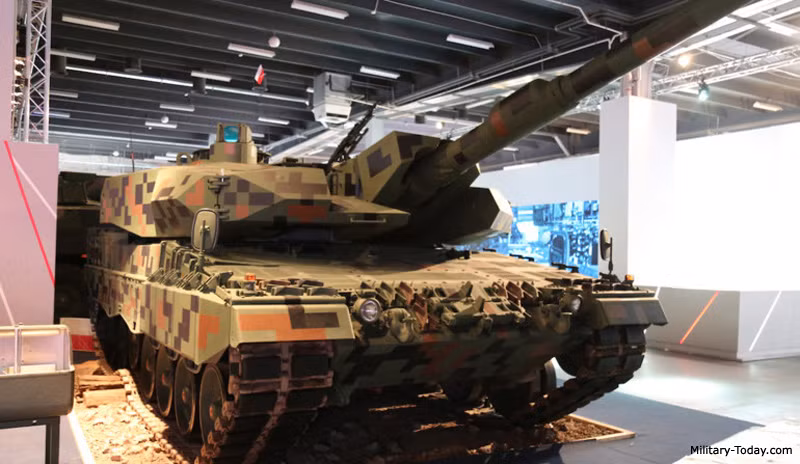 Xe tăng Leopard 2PL gần như tương tự gói nâng cấp Revolution MBT dành cho dòng xe tăng Leopard 2 của Rheinmetall. Gói này cải tiến mạnh giáp bảo vệ, pháo chính, hệ thống điều khiển hỏa lực.