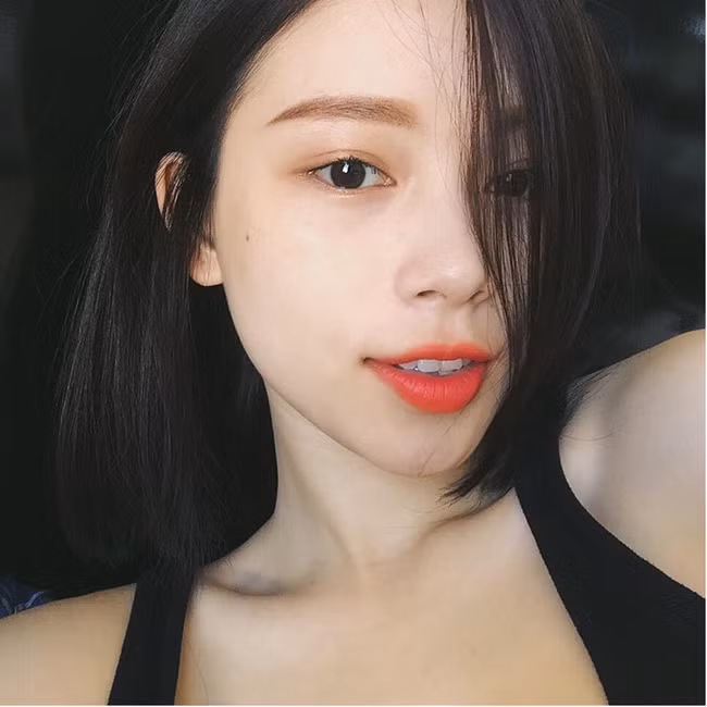 Bạch Dương (21/3-20/4): Cô nàng bản lĩnh, vô tư và tốt bụng nhất 12 chòm sao đã lộ diện. Bạch Dương sẽ cho bạn biết được để thành công bạn thật sự cần những gì. Nhưng trước hết, hãy để cô ấy tỏa sáng bằng những tông son mang sắc cam và đỏ nhé.