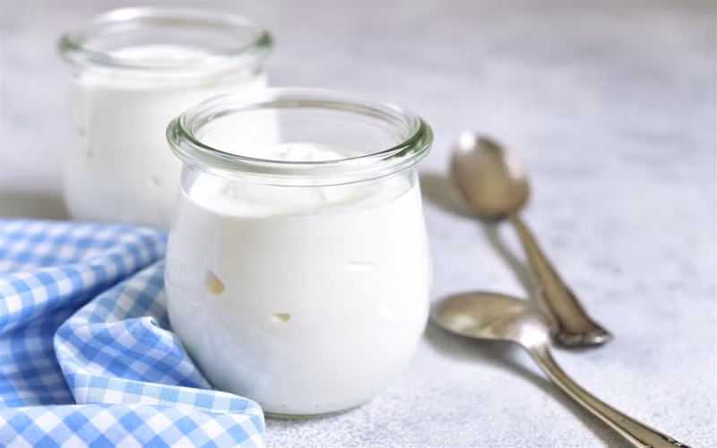 Phô mai: Phô mai là một nguồn canxi tuyệt vời, đặc biệt là phô mai parmesan, chứa 33% RDI trên 28gram.