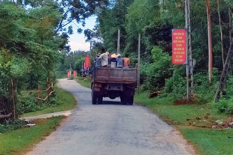 Quang Ninh: Hon tram truong hop xay dung nha trai phep, co quan chuc nang bat luc