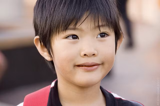 An trom 100k di mua qua va cach xu ly khac biet cua 2 nguoi cha