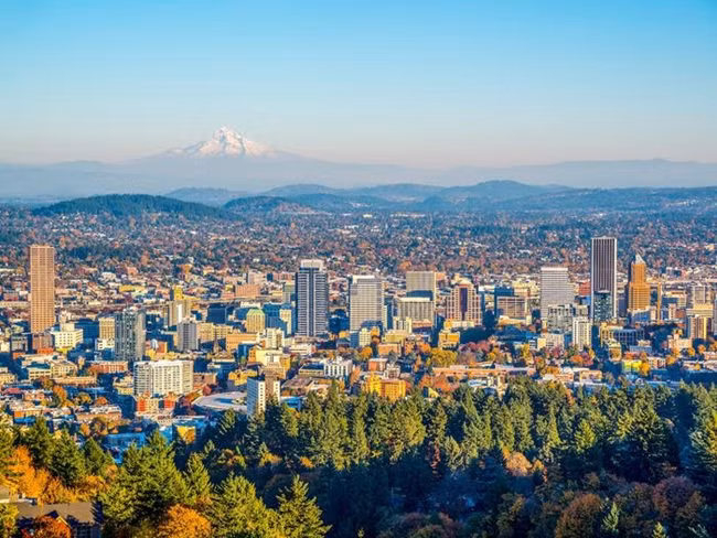 Còn từ San Francisco đi về vùng duyên hải Thái Bình Dương, giá thuê trung bình một căn hộ một phòng ngủ ở Portland là 1.595 USD (~37 triệu đồng/tháng).