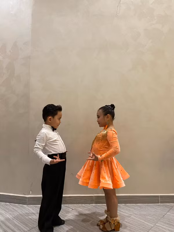Con trai Khanh Thi lap ky tich khieu vu the thao khien fan kinh ngac-Hinh-2