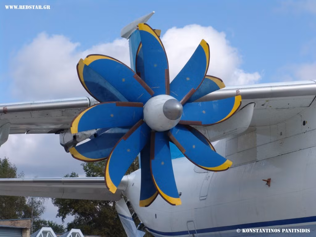 Dòng động cơ thế hệ mới propfan Progress D-27 vốn dùng cho máy bay vận tải hạng trung An-70 cũng được Motor Sich bán cho Trung Quốc. Nguồn ảnh: Redstar