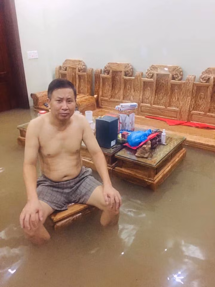 Nhà biến thành công viên nước.