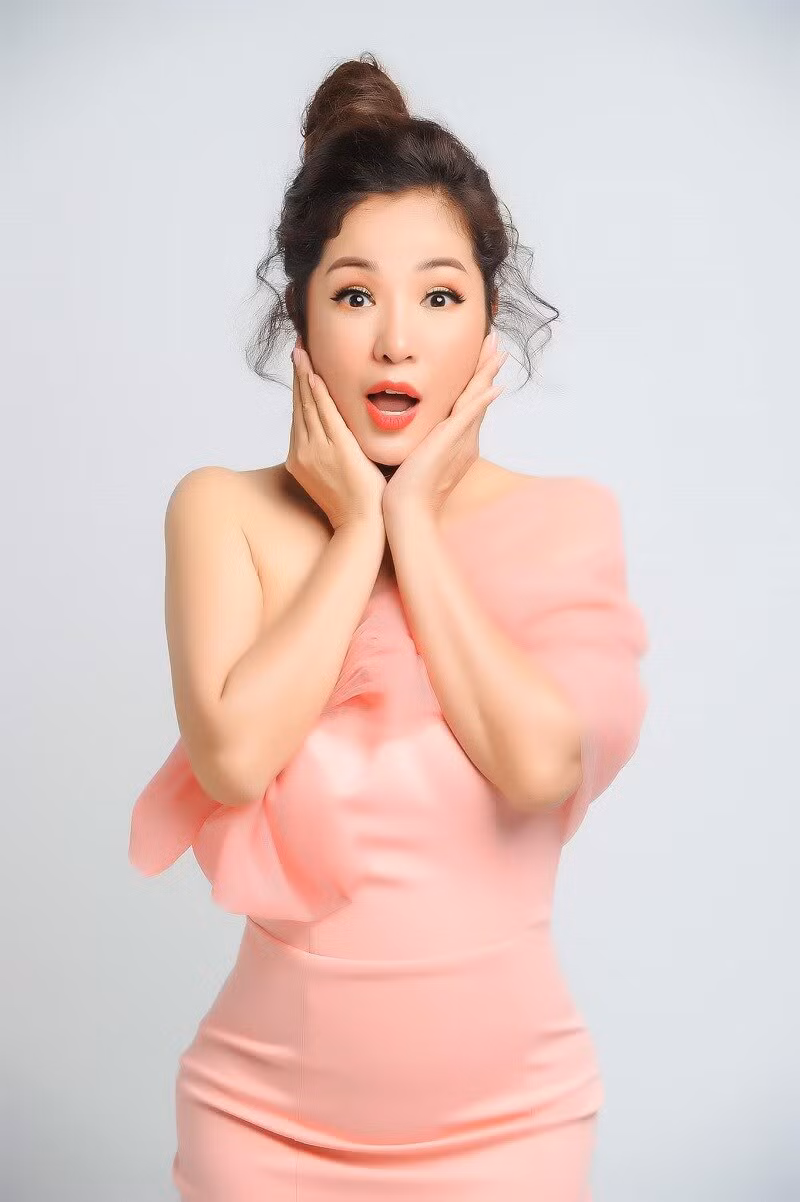 Danh hai Thuy Nga len tieng khi bi noi “nghe si an tien tro cap”