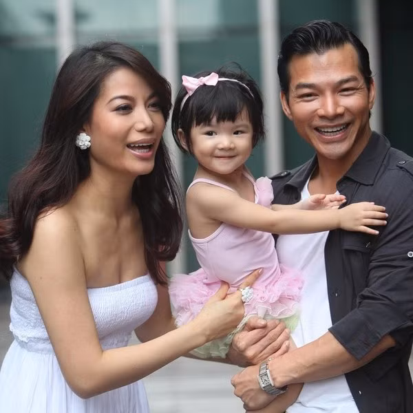 Trương Ngọc Ánh và Trần Bảo Sơn kết hôn năm 2006 và ly hôn năm 2014. Dù đã ly hôn nhiều năm, cả 2 vẫn giữ quan hệ bạn bè.
