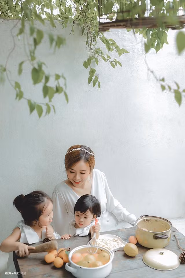 Bà mẹ trẻ cũng tuyên bố sẽ làm tất cả để bảo vệ hai con: "Người ta sẵn sàng làm mọi thứ để đạt được mục đích của họ, cho dù là những chuyện tồi tệ nhất, mami cũng sẵn sàng, nhưng là sẵn sàng bảo vệ và yêu thương 2 con bằng mọi giá".