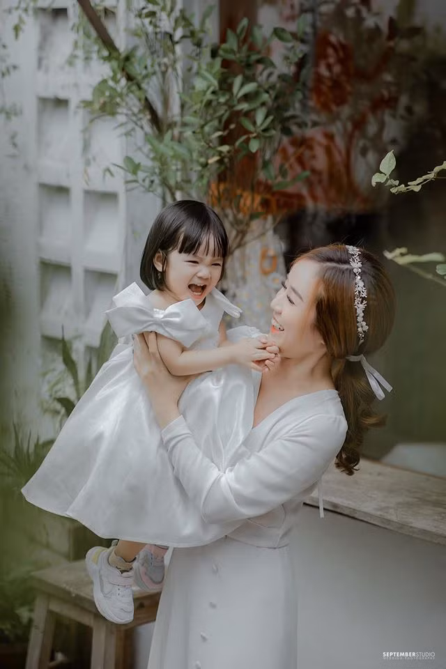 Bảo Ngọc còn tuyên bố không cần Hoài Lâm trợ cấp nuôi con.