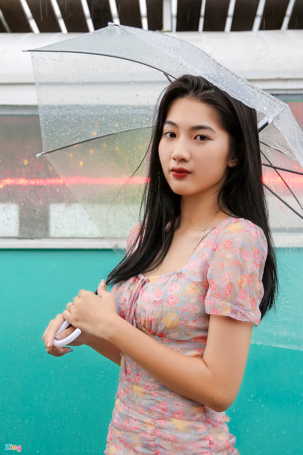 "Khi quyết định đi thi, tôi biết sẽ có thử thách, áp lực. Tôi cảm thấy yên tâm hơn khi có gia đình, các thầy cô, bạn bè ở bên cạnh động viên", cô trải lòng.