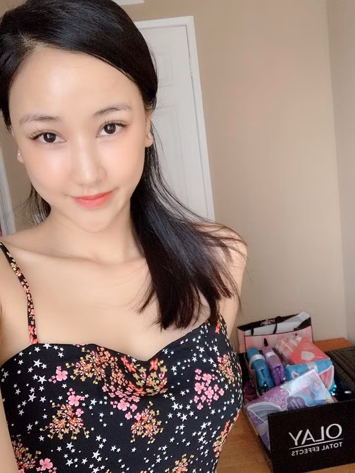 Khi được hỏi tại sao không định cư tại Mỹ hay chọn Sài Gòn làm nơi sinh sống phát triển sự nghiệp? Maya cho hay, cô lựa chọn nơi mình sinh ra Hà Nội vì mẹ và con gái. Cô không muốn họ phải sống xa quê.