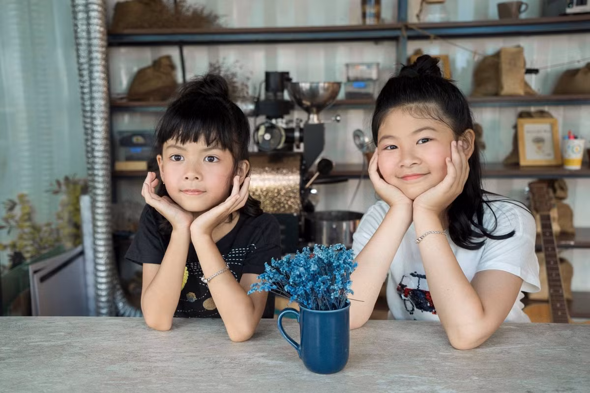 Cuộc hôn nhân của Bình Minh và Anh Thơ đã có khi sóng gió nhưng đến giờ cả 2 vẫn cùng nhau vượt qua để gìn giữ tổ ấm. Đặc biệt, Anh Thơ - bà xã nam diễn viên nhận được tình cảm từ công chúng bởi cách ứng xử văn minh, khéo léo mỗi khi chồng vướng ồn ào tình cảm.