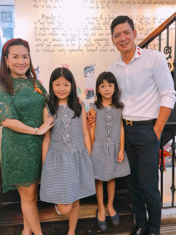 Trên trang cá nhân, Bình Minh và vợ cũng thường xuyên chia sẻ khoảnh khắc ngọt ngào của gia đình.