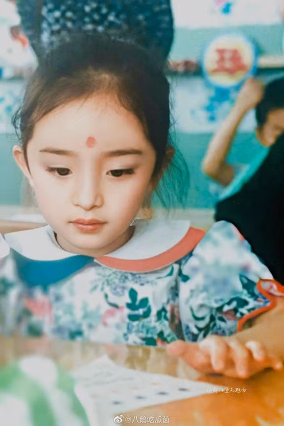 Đối với một người vừa có tài năng, vừa có nhan sắc như Dương Mịch thì tài nguyên và nhân khí của người đẹp "không phải dạng vừa".