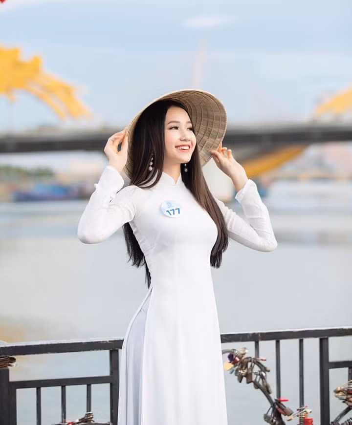 Phan Anh Thư không phải gương mặt xa lạ. Năm 2019, cô từng thi Miss World Vietnam và có mặt trong top 25. Cô cao 1,75 m và số đo ba vòng 84-60-95. Ảnh: NVCC.