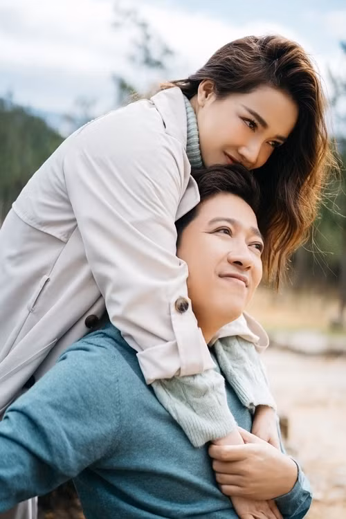 Bộ ảnh Nhã Phương - Trường Giang được thực hiện bởi nhiếp ảnh: Mạnh Bi, Stylist: Kye Nguyễn.