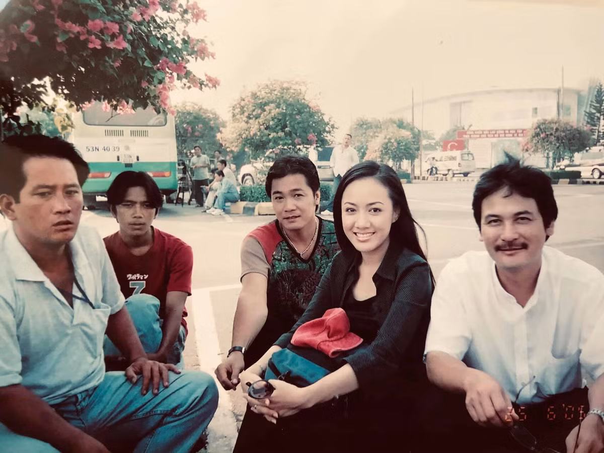 Ảnh thanh xuân của BTV Hoài Anh bên Lý Hùng, Thương Tín Anh thanh xuan cua BTV Hoai Anh ben Ly Hung, Thuong Tin