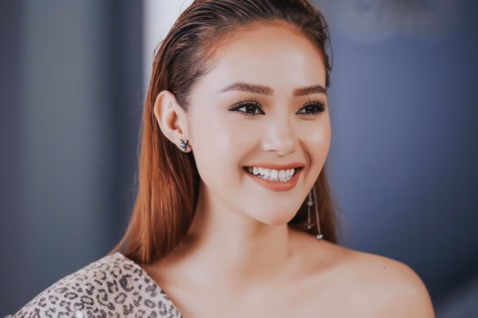 Hiện tại, Minh Hằng vẫn là gương mặt "hái ra tiền" khiến nhiều người ngưỡng mộ lẫn ghen tỵ.