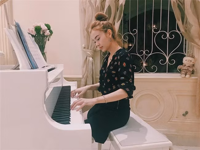 Minh Hằng được xem là một trong những đại gia ngầm của showbiz Việt. Ở tuổi 33, cô sở hữu khối tài sản khủng.