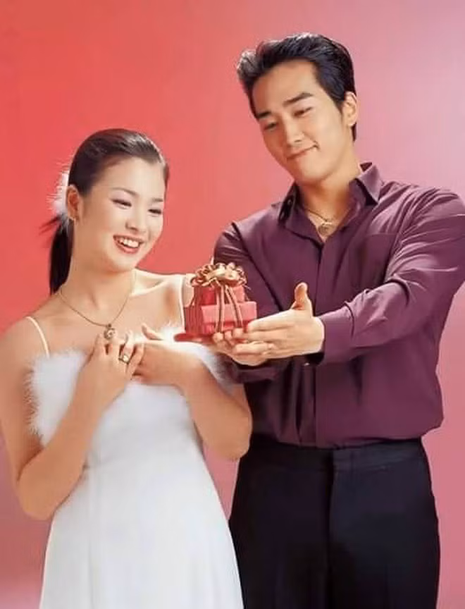 Nói về Trái tim mùa thu - bộ phim góp phần đưa tên tuổi điện ảnh xứ Hàn ra quốc tế, cặp nghệ sĩ đều dành những lời lẽ đầy tình cảm.
