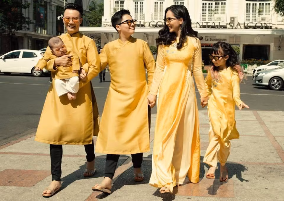 Con trai Hoang Bach 