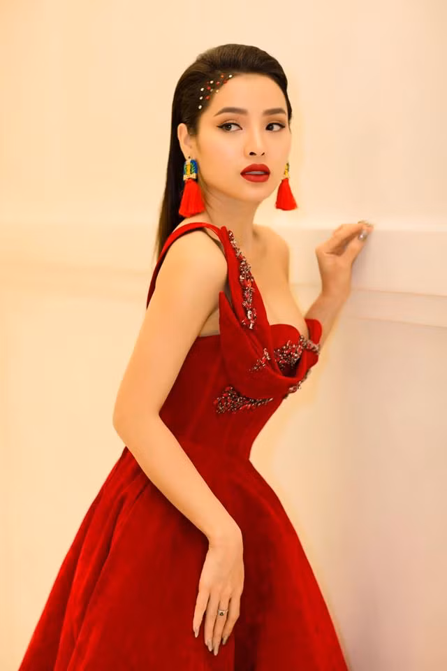 Phuong Trinh Jolie: 