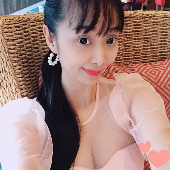 Bắt đầu từ năm 2017, Lê Kiều Như gần như mất hút khỏi làng giải trí trong nước. Cô cũng hạn chế gặp gỡ bạn bè trong showbiz Việt.