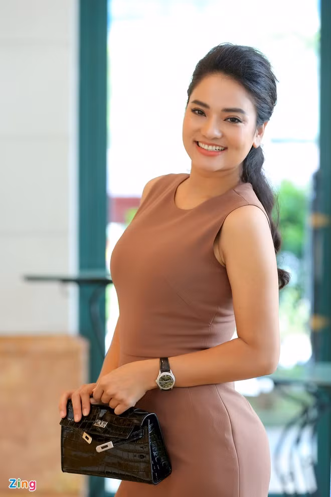 "Tình địch" trong phim của Thu Quỳnh là nhân vật Thủy (do Thúy Hằng đóng). Hai người từng là bạn thân, cùng yêu Minh (Trương Minh Quốc Thái).