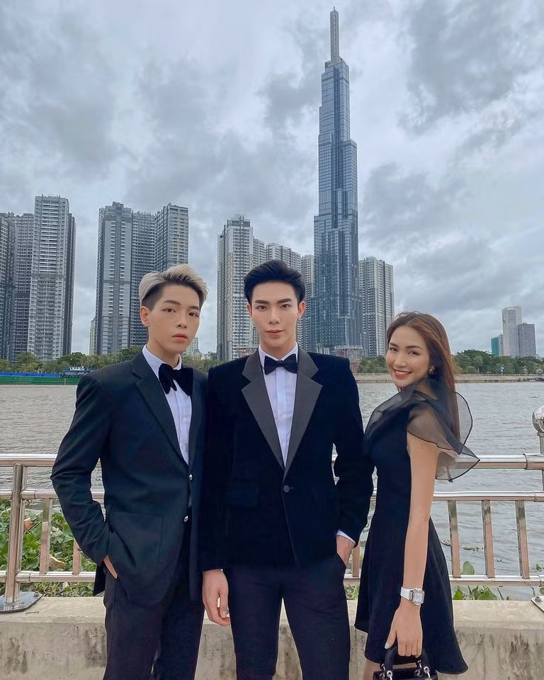 Cuộc vui của Hương Giang - Matt Liu không thể vắng mặt hội bạn thân: Đức Phúc, Hòa Minzy, Erik.