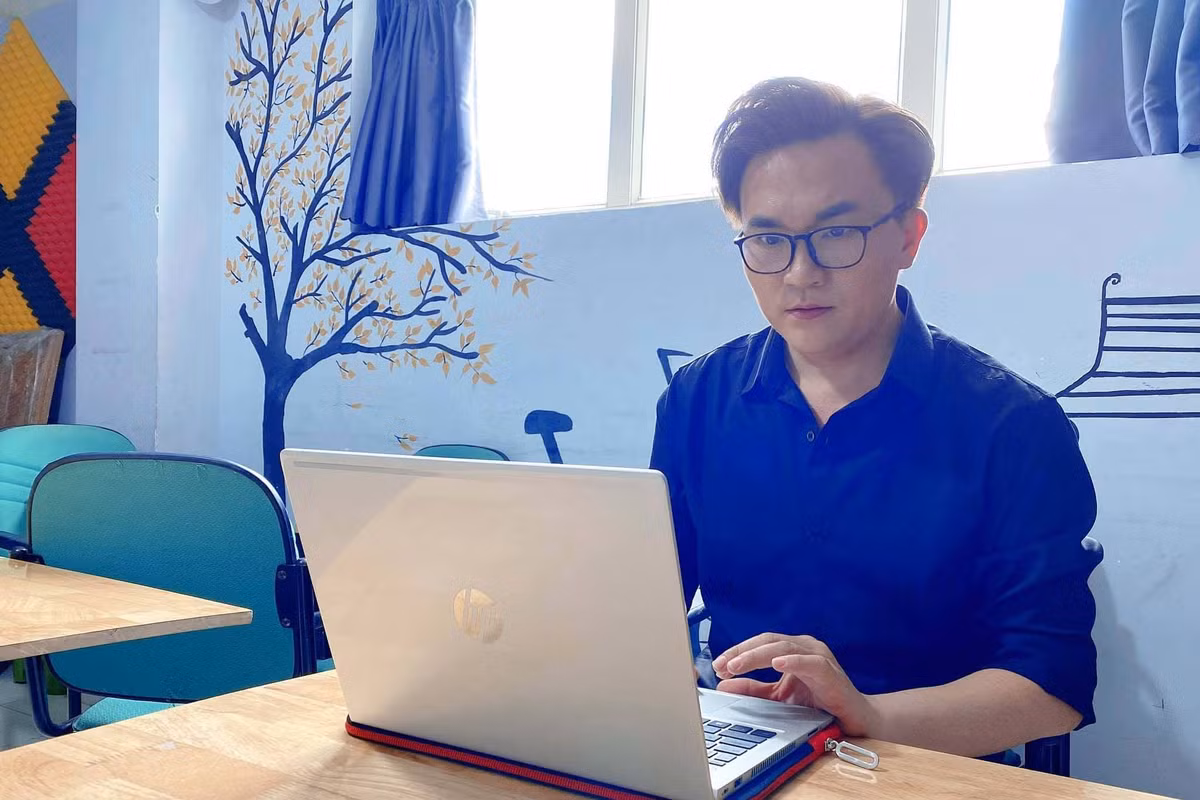 "Có những việc nếu mình không làm thì sẽ là sự thiệt thòi cho mình và cả những người khác", MC Đại Nghĩa viết.