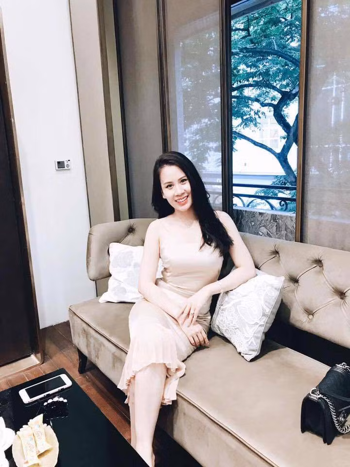 Được biết, Ngọc Hương mới sinh hai con trai sinh đôi được tròn 3 tháng.