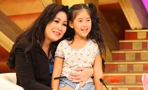 Không ít lần, chị phải “cân não” trong những cuộc tranh luận với bé, nhằm giúp con hiểu rõ vấn đề.