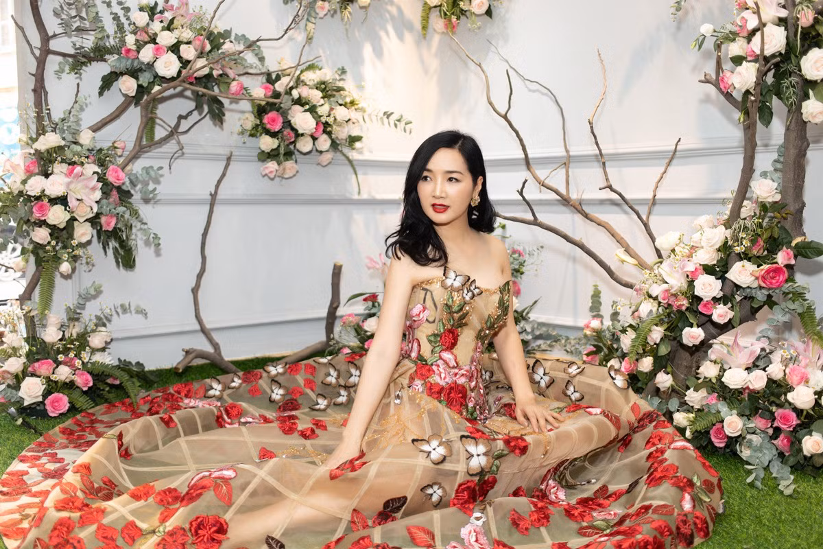 Hoa hậu Đền Hùng Giáng My diện bộ váy lộng lẫy của NTK Hoàng Hải.