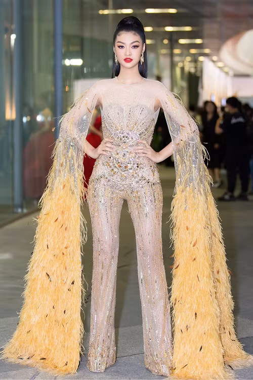 Á hậu Kiều Loan trong bộ trang phục từng diện đi thi Miss Grand International 2019.