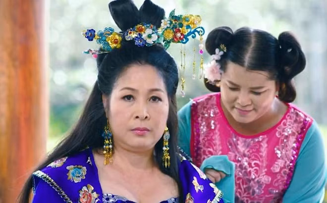 3D Cung tâm kế cũng tham gia đường đua phim Tết 2019. Tác phẩm của đạo diễn Xuân Trang, do Hồng Vân sản xuất được xem là phần hậu truyện của Xóm trọ 3D cách đây hai năm. Phim có sự tham gia của nhiều diễn viên hài nổi tiếng, được thị trường ưa chuộng nhưng chất lượng phim gây thất vọng bởi nội dung hời hợt, bối cảnh sơ sài và không mang tới bất kỳ thông điệp ý nghĩa nào. Phim bị bỏ xa về doanh thu so với Cua lại vợ bầu hay Trạng Quỳnh.