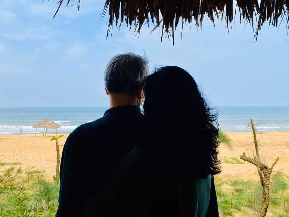 Sao Viet rom ra chuc mung Thanh Lam co ban trai o tuoi 51-Hinh-2