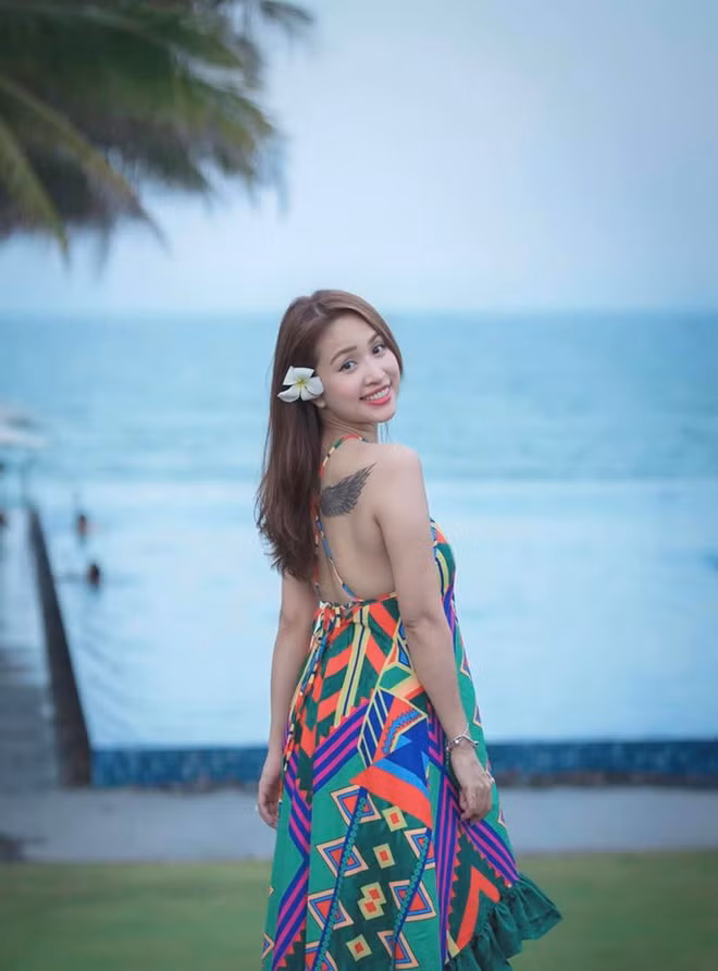 Nhiều khán giả, bạn bè bày tỏ niềm vui mừng khi Vân Hugo tìm được bạn đời. Cũng từ khi có mối tình hạnh phúc, nữ MC trẻ trung, cười nhiều và vui vẻ hơn.
