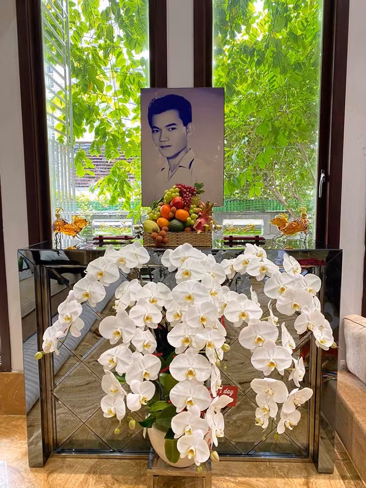 Mr.Dam ke thoi ngheo tan nat, ba mat khong du tien mua quan tai
