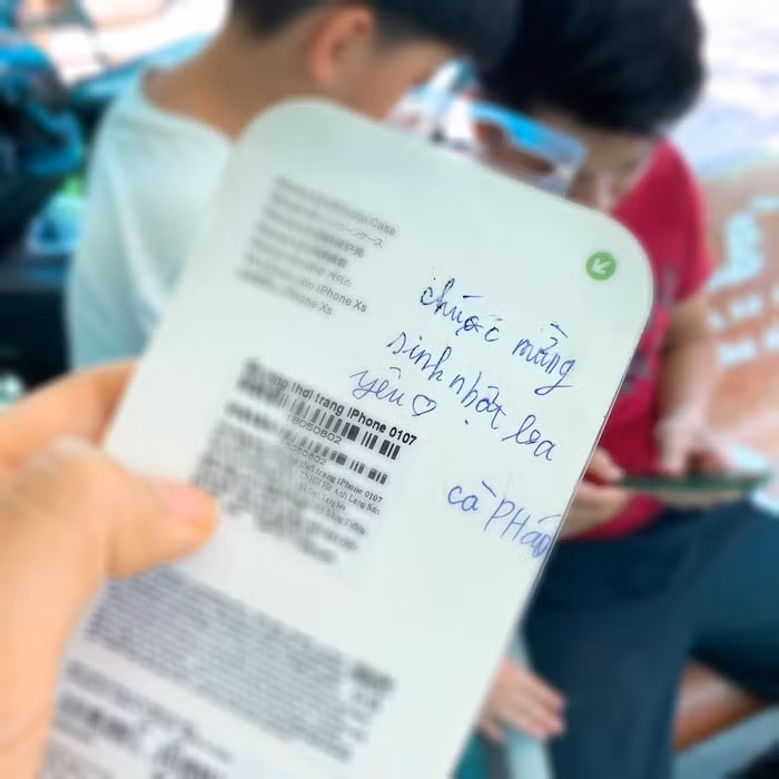 Con trai riêng của Lê Phương mua quà sinh nhật tặng bố dượng Trung Kiên - Hình 3 Con trai rieng cua Le Phuong mua qua sinh nhat tang bo duong Trung Kien-Hinh-3