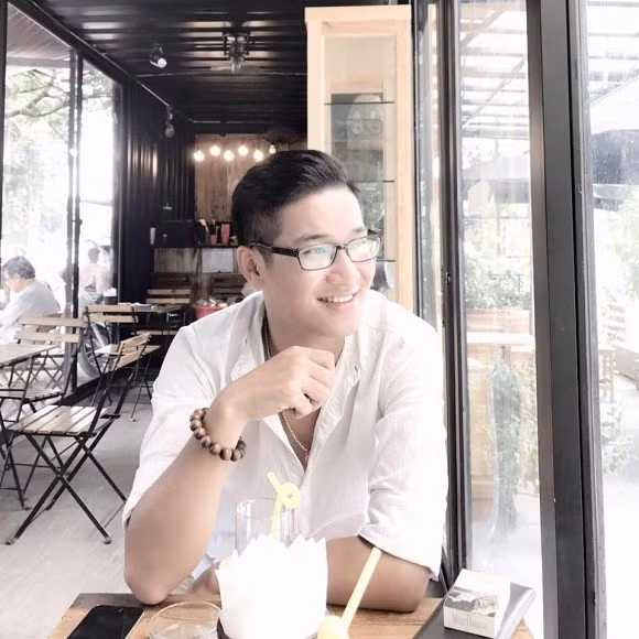 Anh chàng này có ngoại hình rất điển trai.