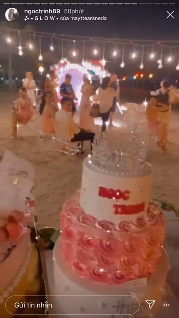 Để bữa tiệc đặc biệt này thật độc đáo, “nữ hoàng nội y” và hội bạn đã quyết định đốt lửa và “quẩy” hết mình.