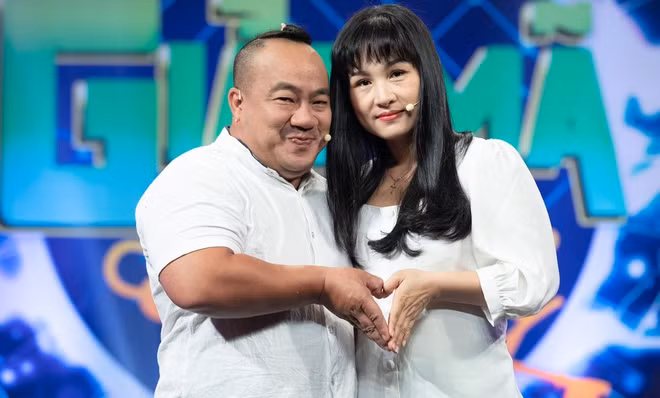Hieu Hien ke xau vo nau chao long co mieng lau bep o day noi