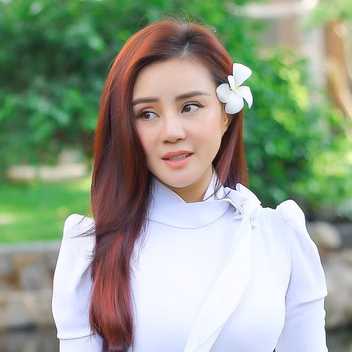 Vy Oanh tiet lo Mai Phuong tung co y dinh gui con gai Lavie vao chua-Hinh-3
